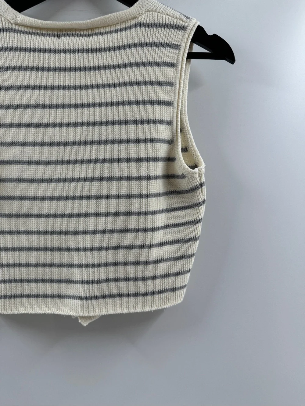 Sincerely Jules Striped Sweater Vest – Women's Large - Picture 8 of 8